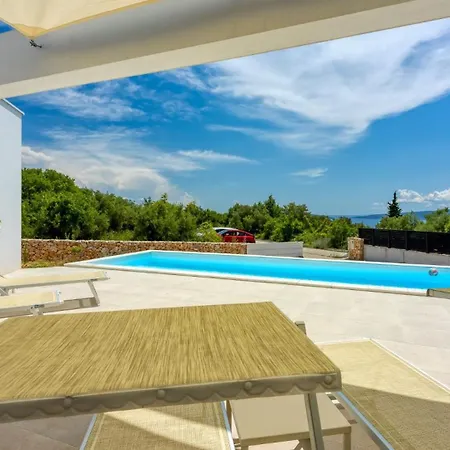 Villa Menta 4 By Guide