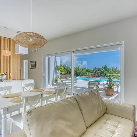 Villa Menta 4 By Guide