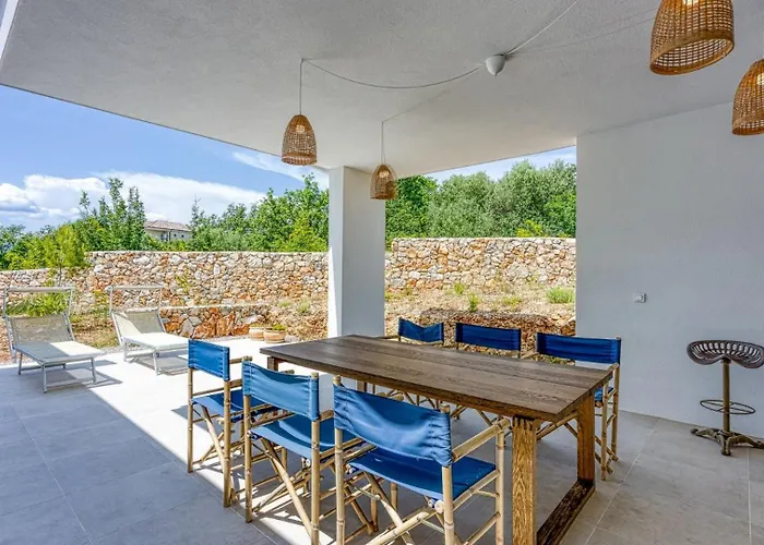 Villa Menta 4 By Guide