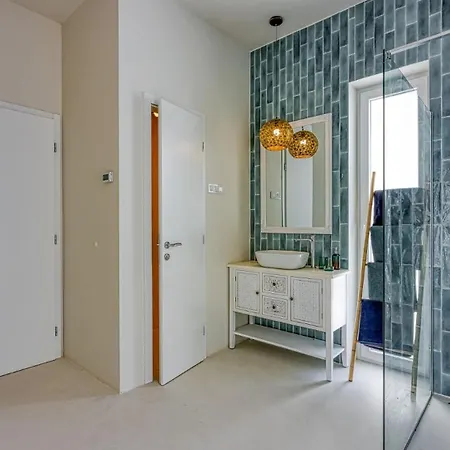 Menta 4 By Guide * Malinska