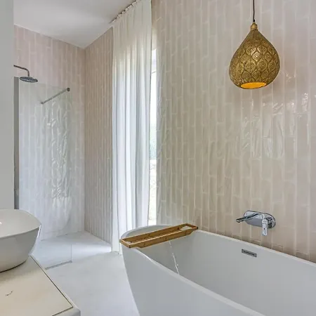 Villa Menta 4 By Guide